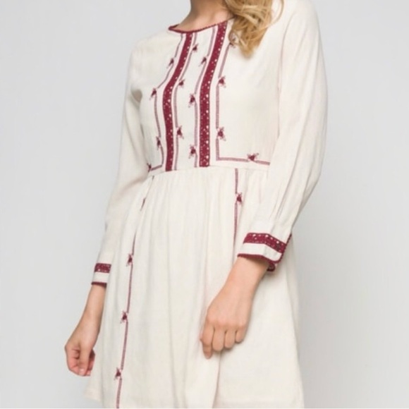 NWT Current Air Embroidered Tunic Dress in Cream and Burgundy size Small - Picture 2 of 15